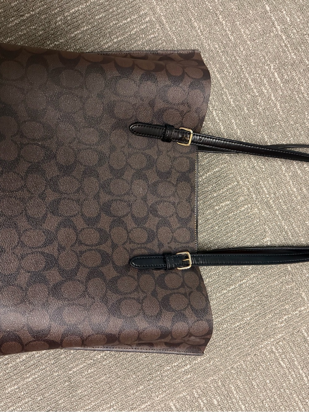 Coach - Picture 2 of 6